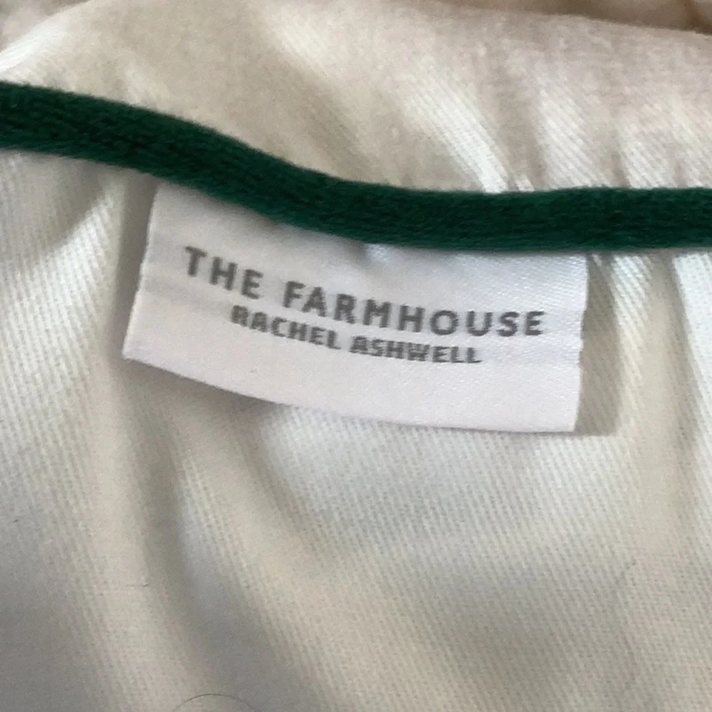 The Farmhouse by Racheal Ashwell Holiday Goose-down Pillow